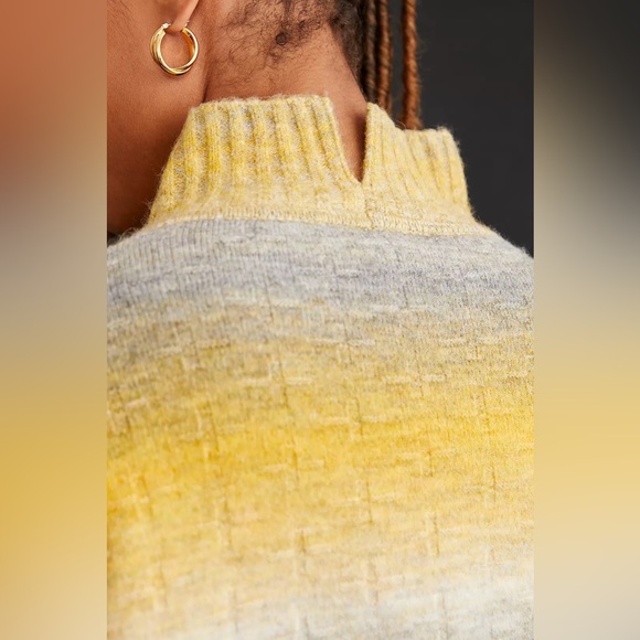 Pilcro Anthropologie Oversized Cropped Mock-Neck Sweater, Medium - Picture 7 of 9